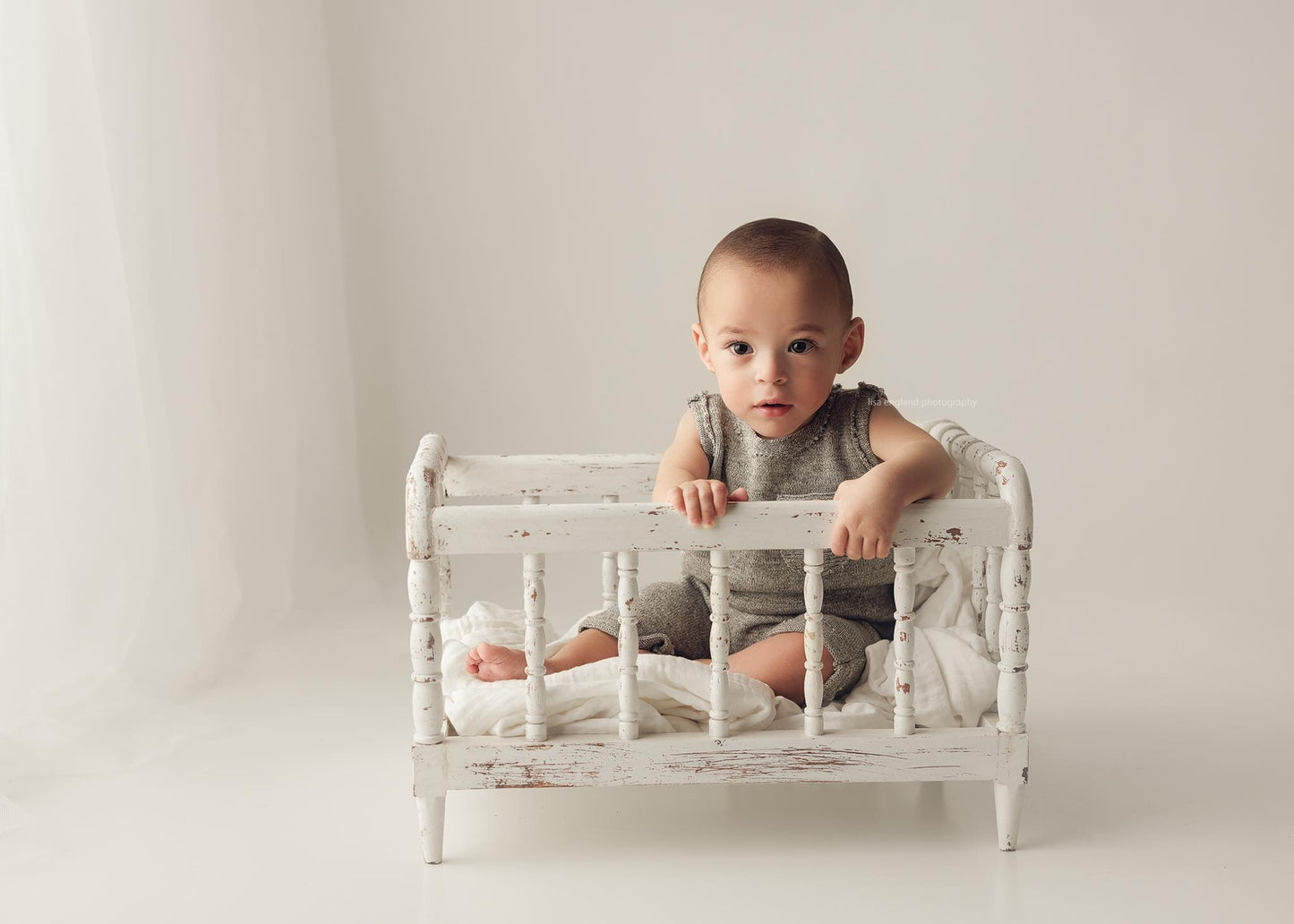 Julia Spindle Crib - Cream