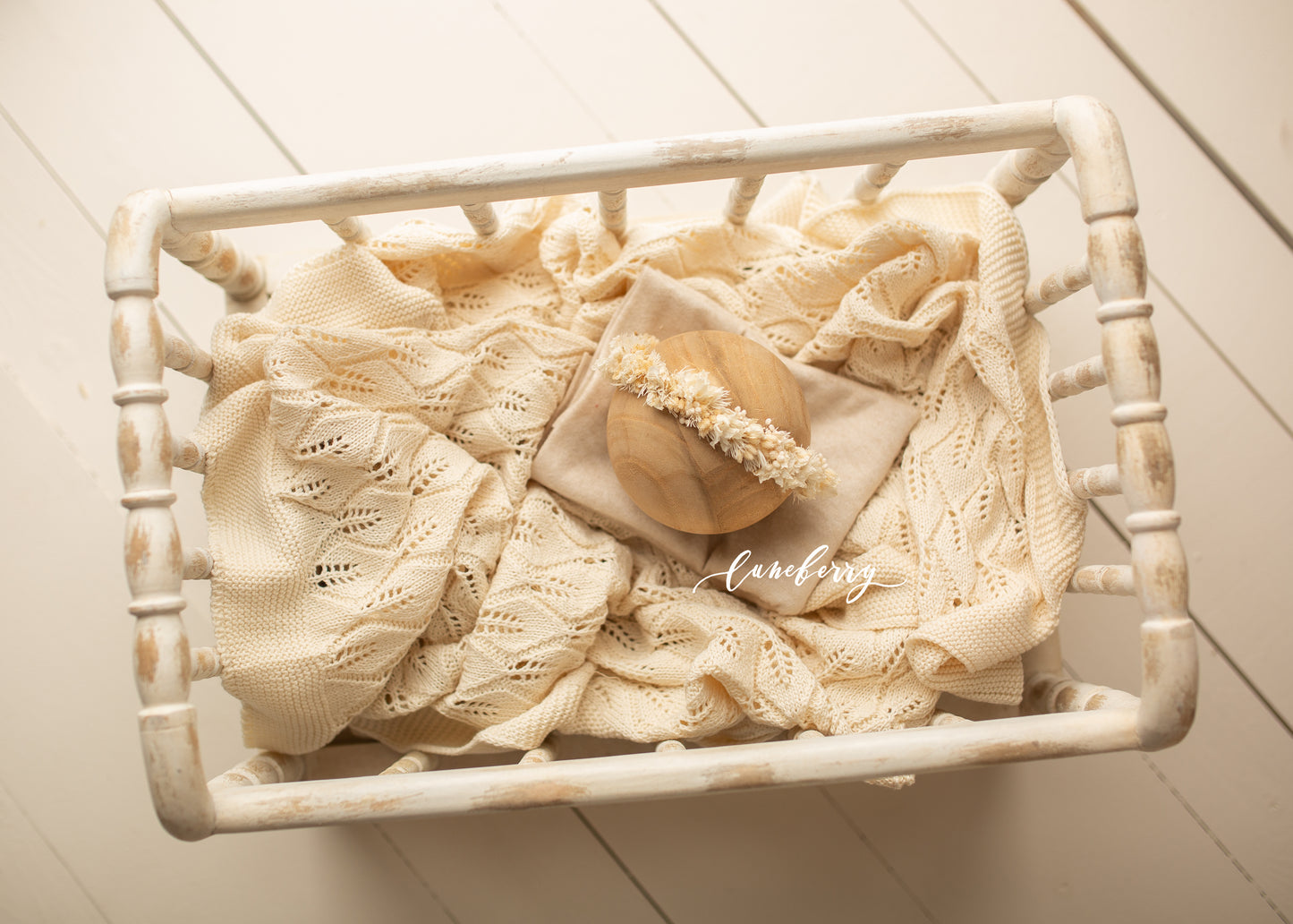 Julia Spindle Crib Styled Set - Cream