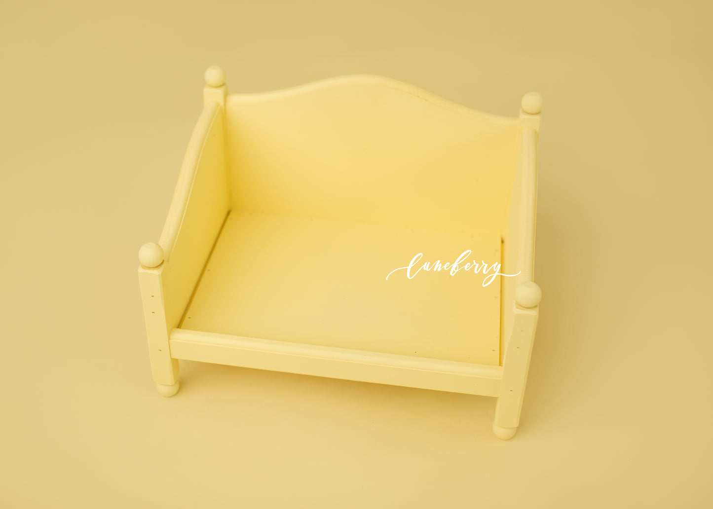 BUTTER COW Wooden Bed- NN Seamless