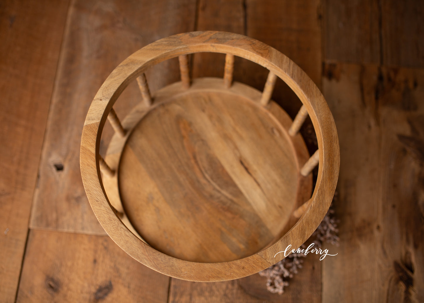 LULLABY Round Spindle Bed