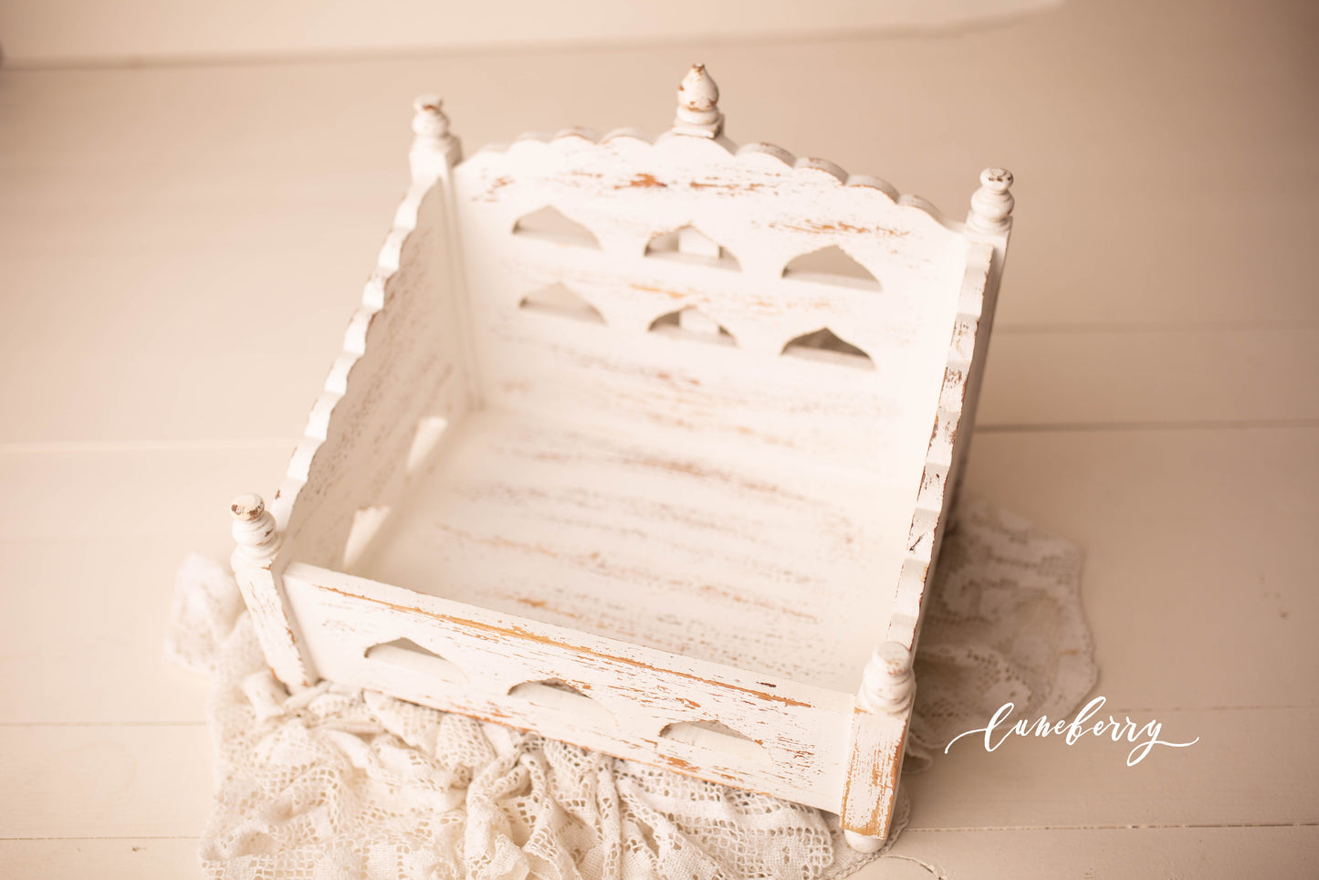 Sahara Carved Daybed - Cream