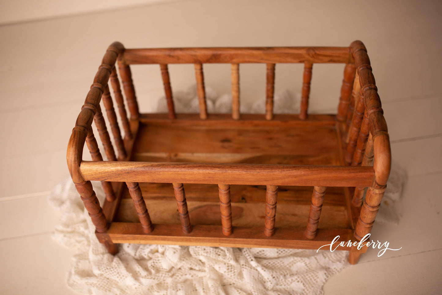 Julia Spindle Crib - Natural