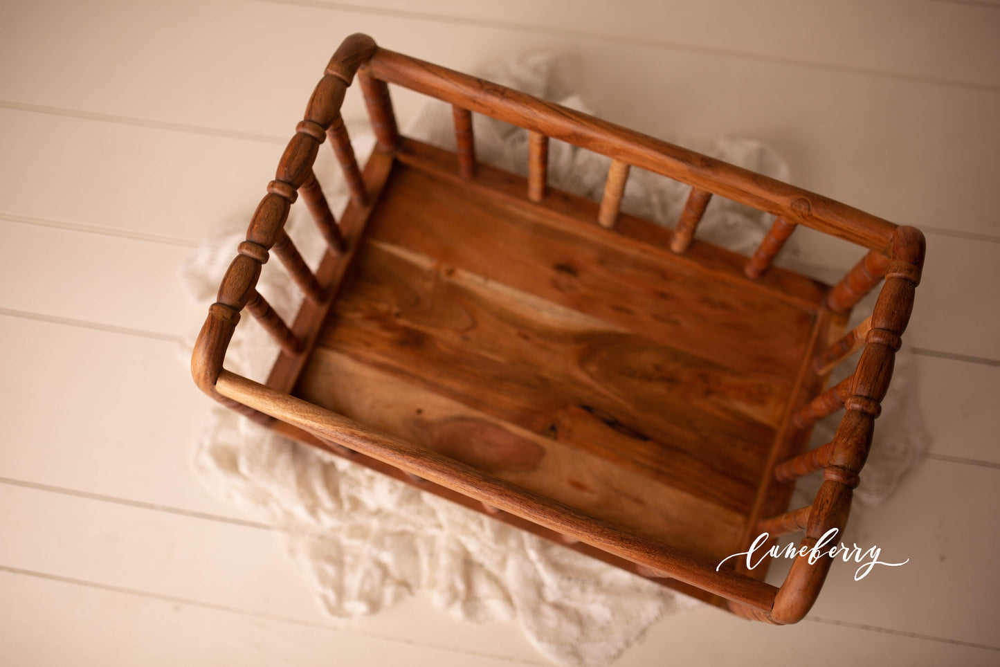 Julia Spindle Crib - Natural