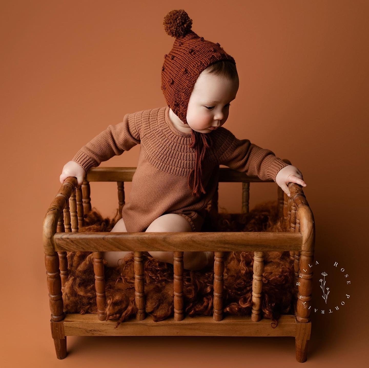 Julia Spindle Crib - Natural