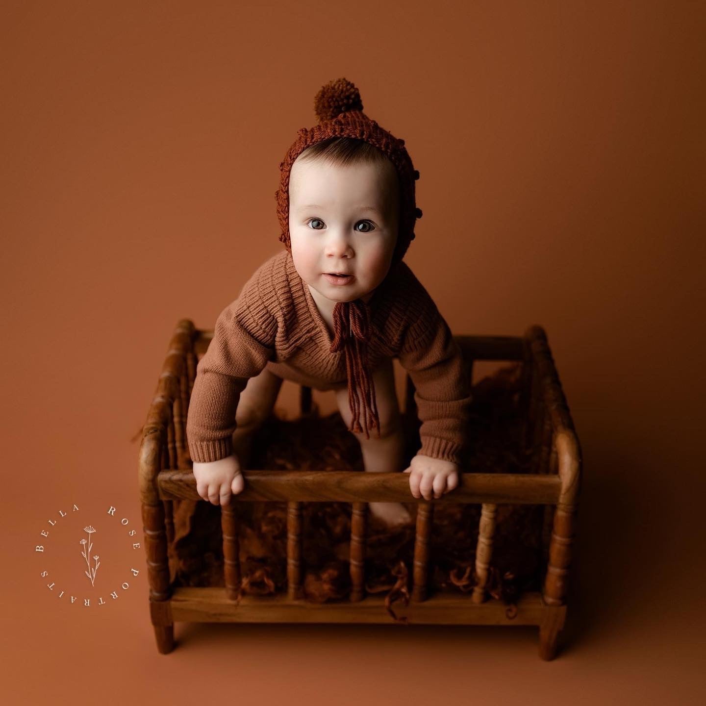 Julia Spindle Crib - Natural