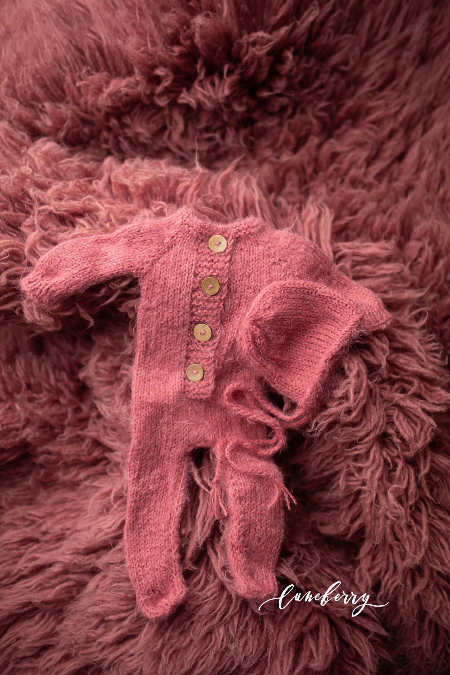 MOSS ROSE Flokati + footed romper knit set