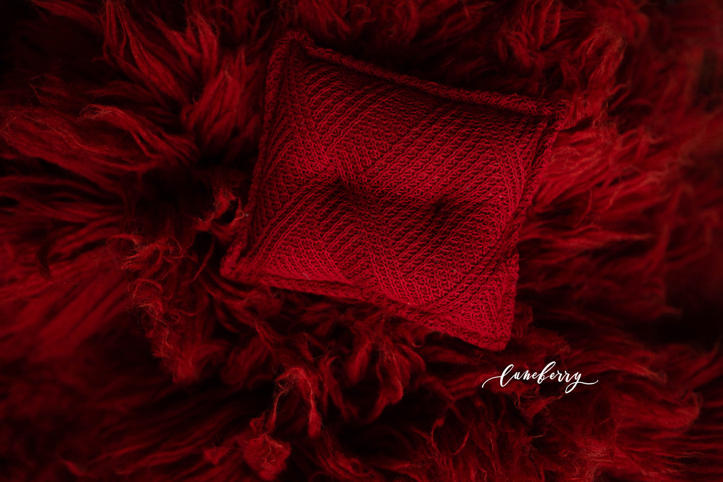 RUBY RED Premium Wool Flokati