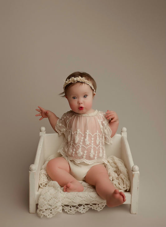 FLURRY Wooden Bed- NN Seamless