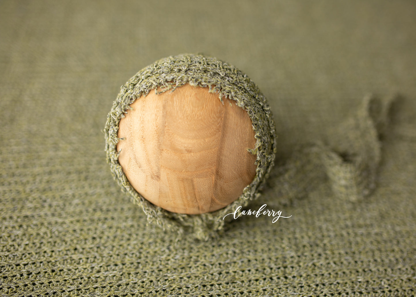 Pistachio textured fabric  simple bonnet