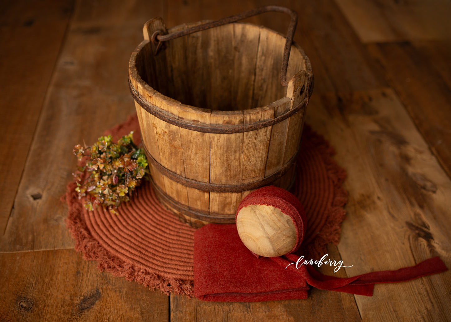 Farm Bucket Styled Set - Rusty