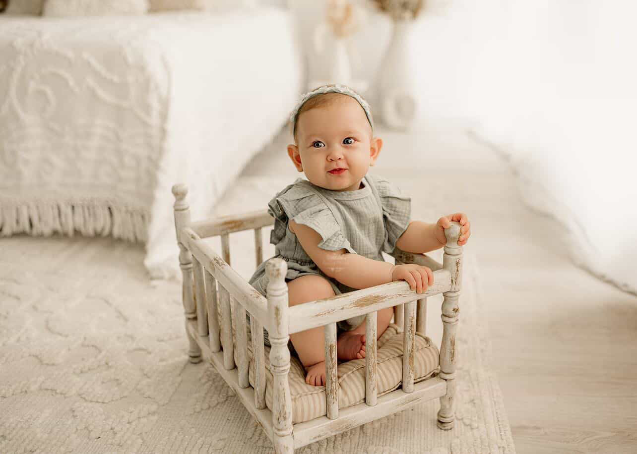 Alysse Spindle Crib - Cream