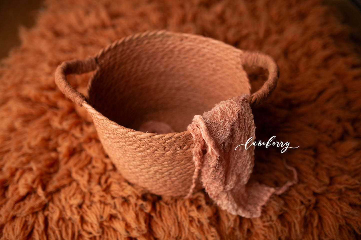 FADED HENNA Itty Bitty Basket- NN Seamless