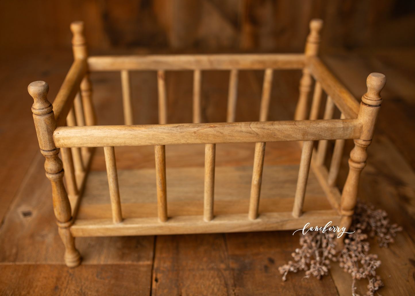 Alysse Spindle Crib - Natural