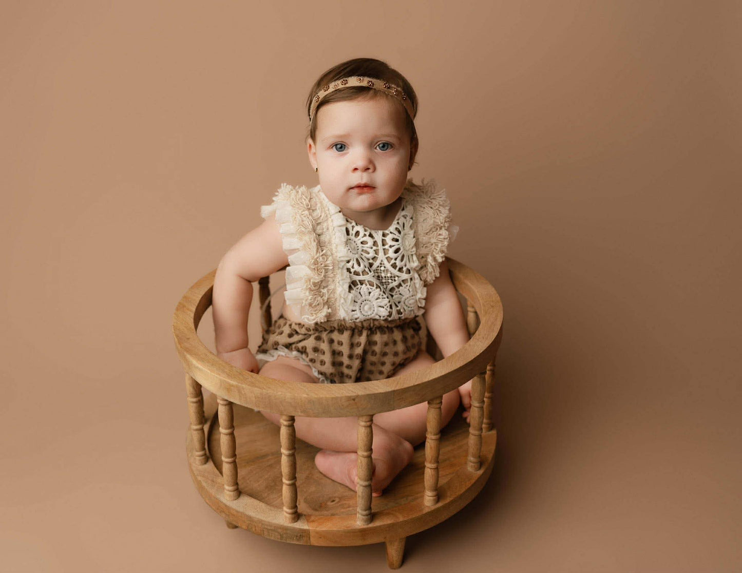 LULLABY Round Spindle Bed