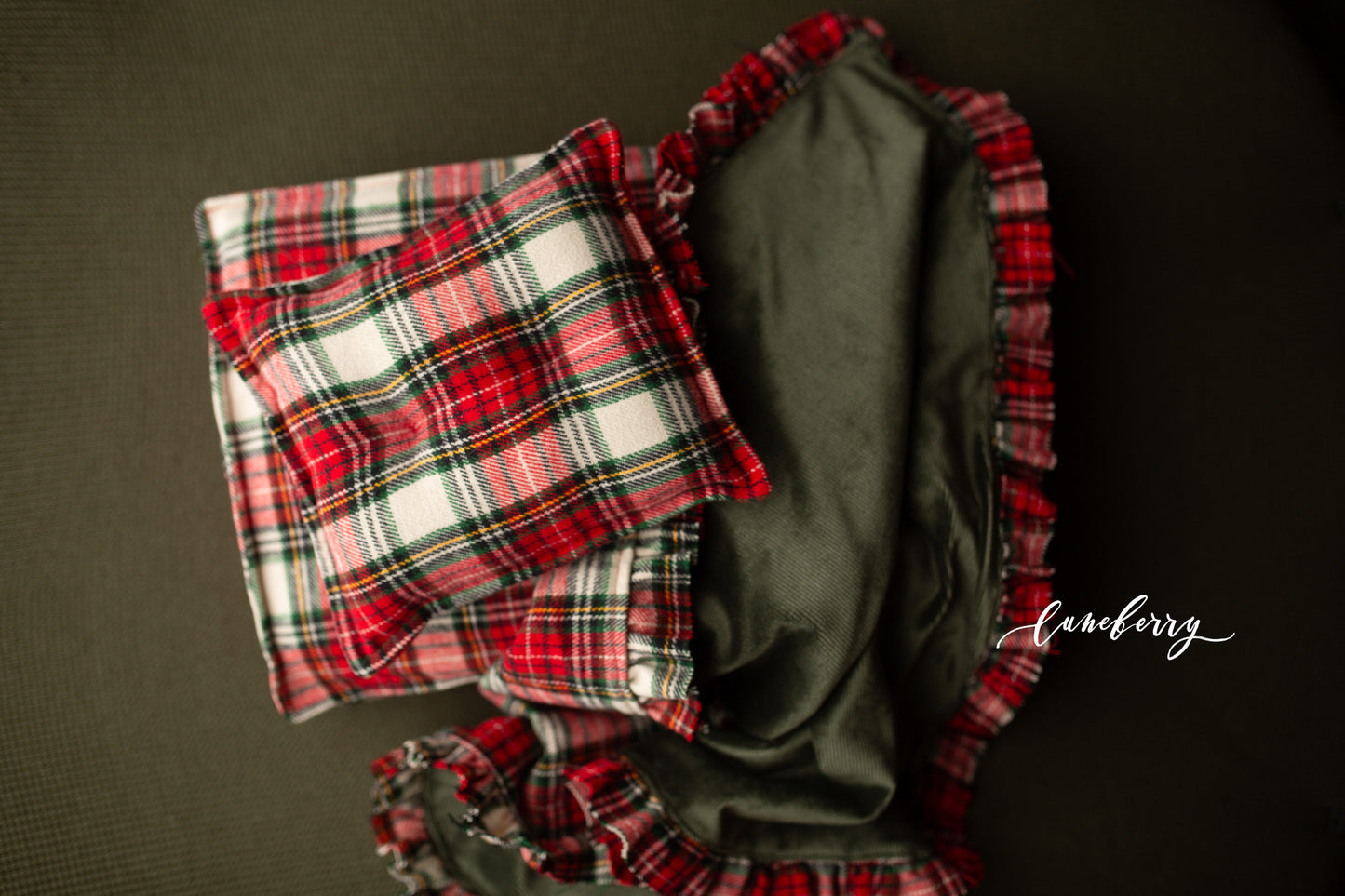 Christmas Plaid Mattress Cover + Blankie