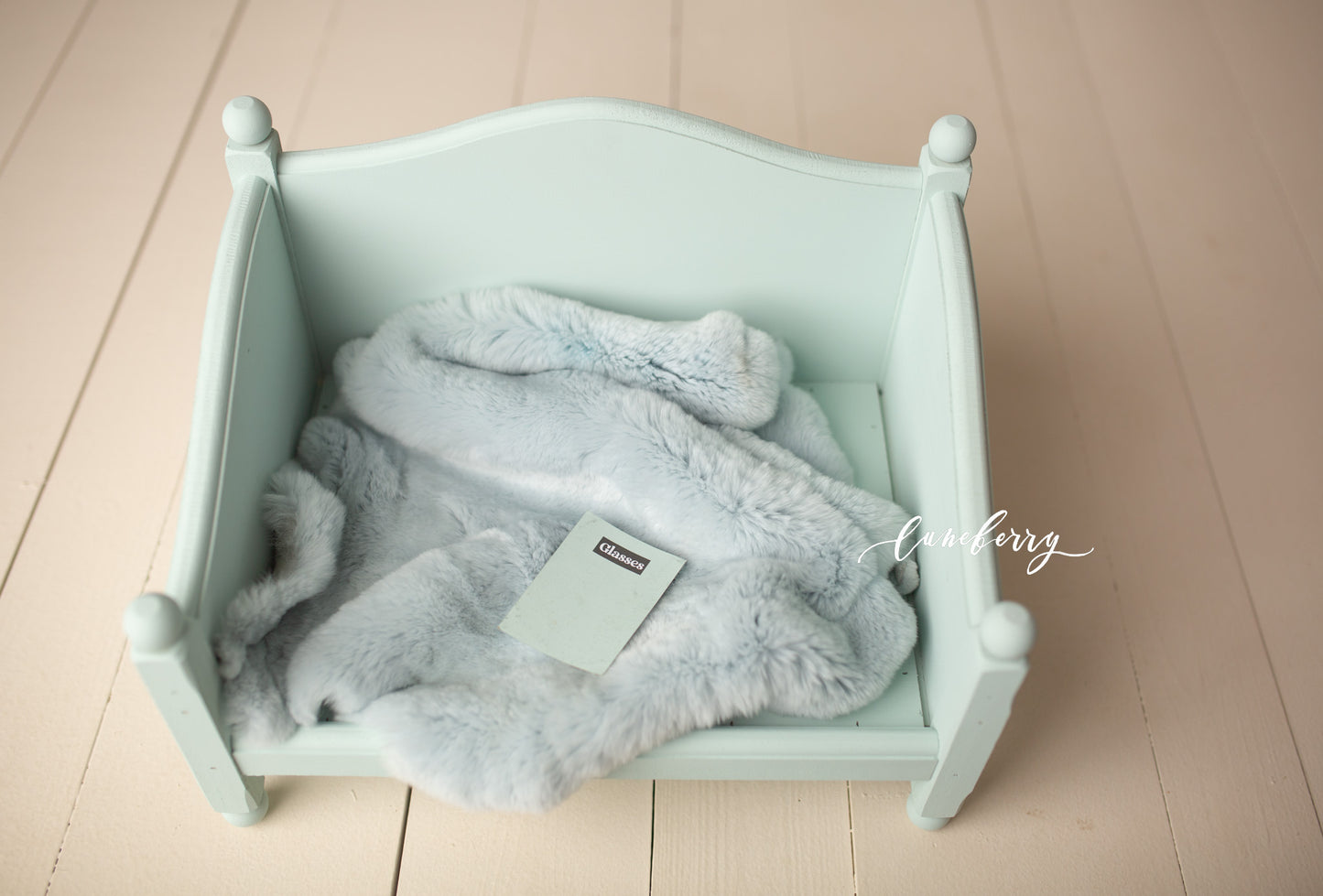 GLASSES BED- NN Seamless