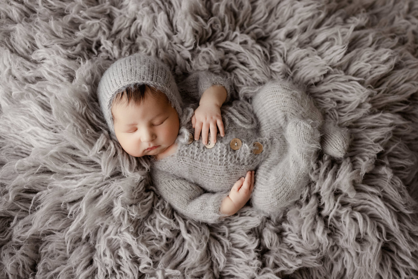 Perfect Light Grey flokati + footed romper set